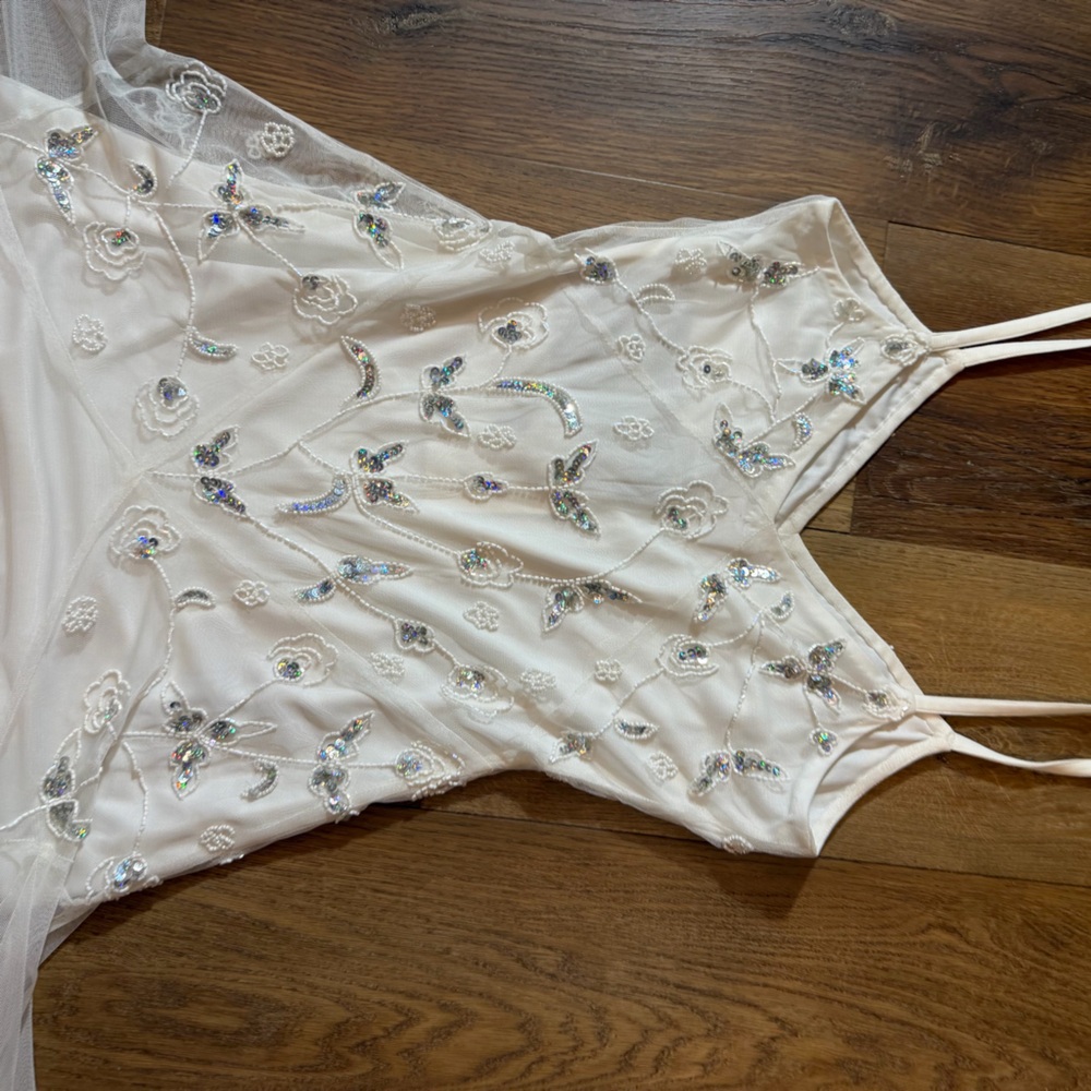 Embellished White Sequin Floral Camisole - Picture 9 of 16